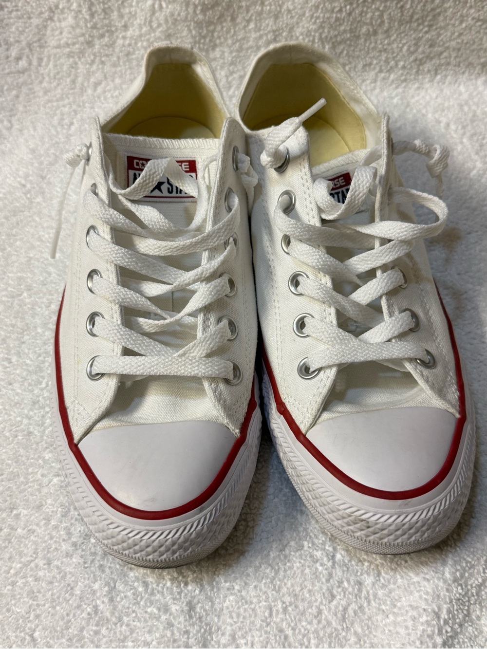 Converse Women’s White Canvas Low-Top Sneakers with Red Trim Size 9